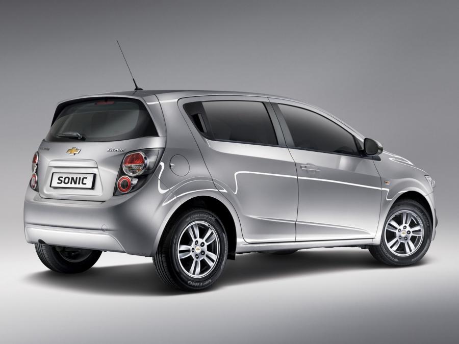  Chevrolet Sonic 5-Door 2011 года  (фото 2 из 11)